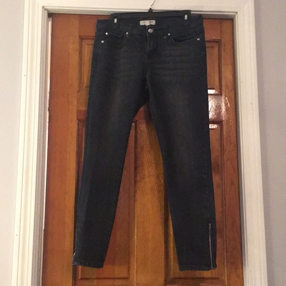 Forever 21 denim size 29 jeans inseam 28 inches - Picture 2 of 3